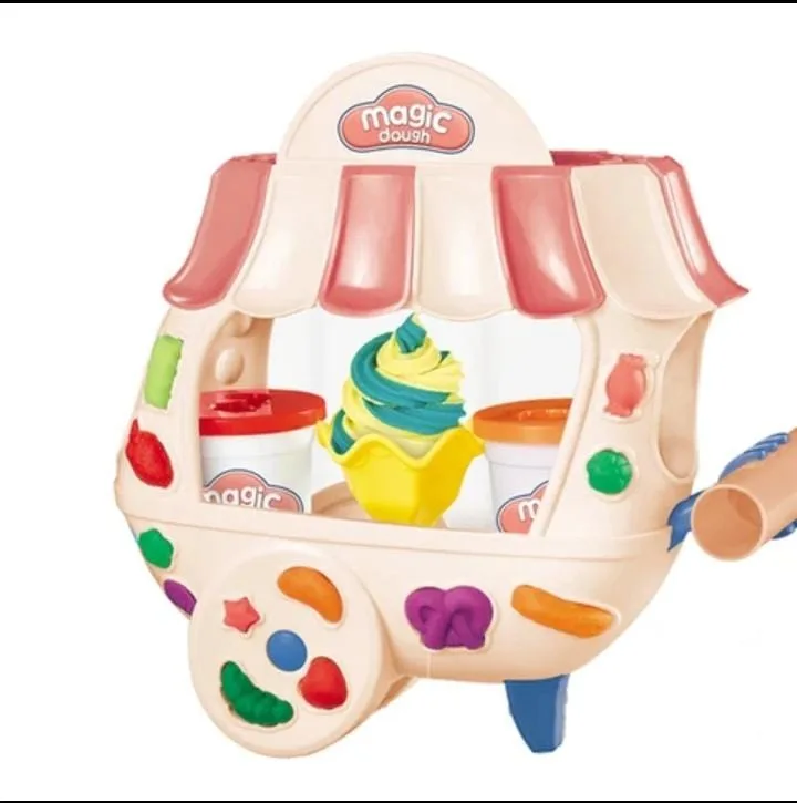 Máquina de helados con masa para modelar