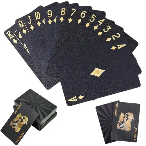 Baraja de cartas negras con detalles dorados