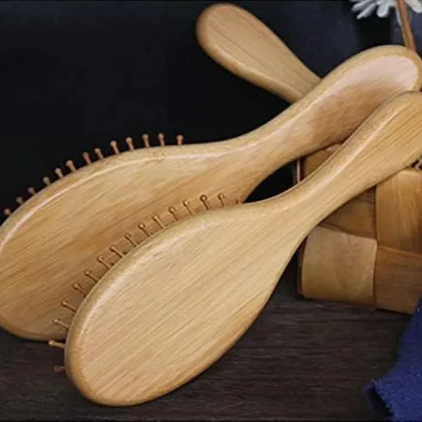 Kit de cepillos y peinillas de bambú