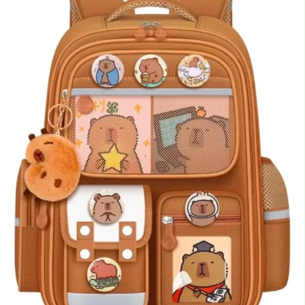 Morral de capibara con cartuchera, pines y llavero
