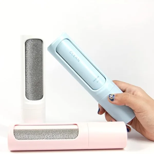 Quitamotas retráctil para ropa y muebles